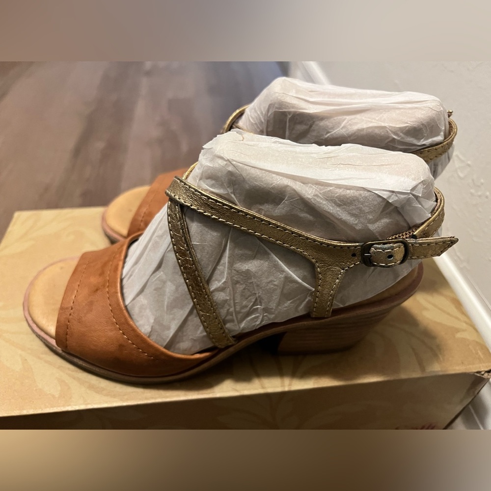 Leather Sandals brand Soft